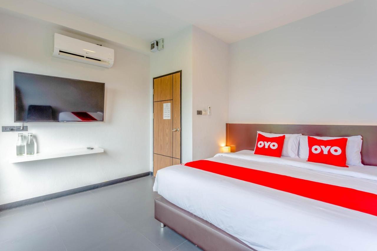 Oyo 1015 Once More Hostel Chiang Mai Exterior photo