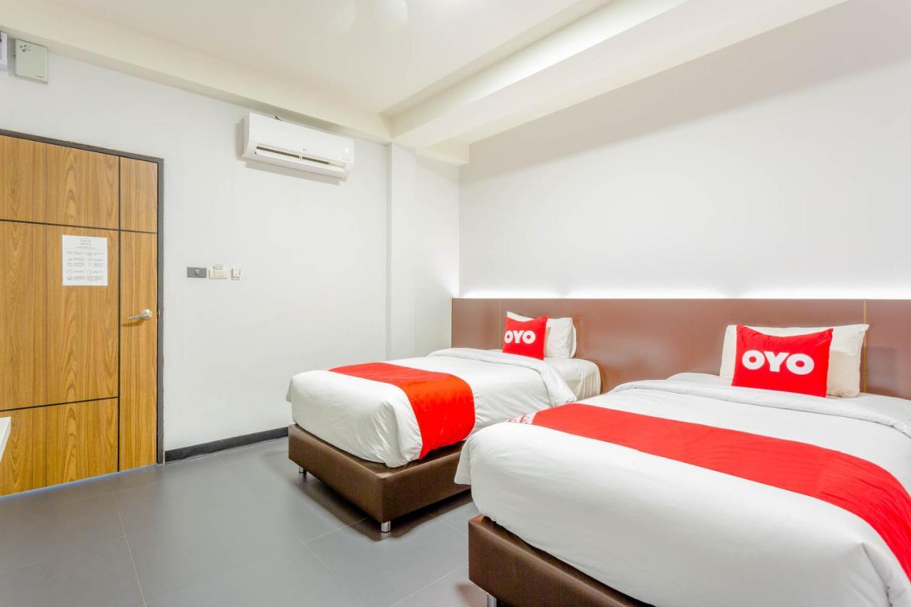 Oyo 1015 Once More Hostel Chiang Mai Exterior photo